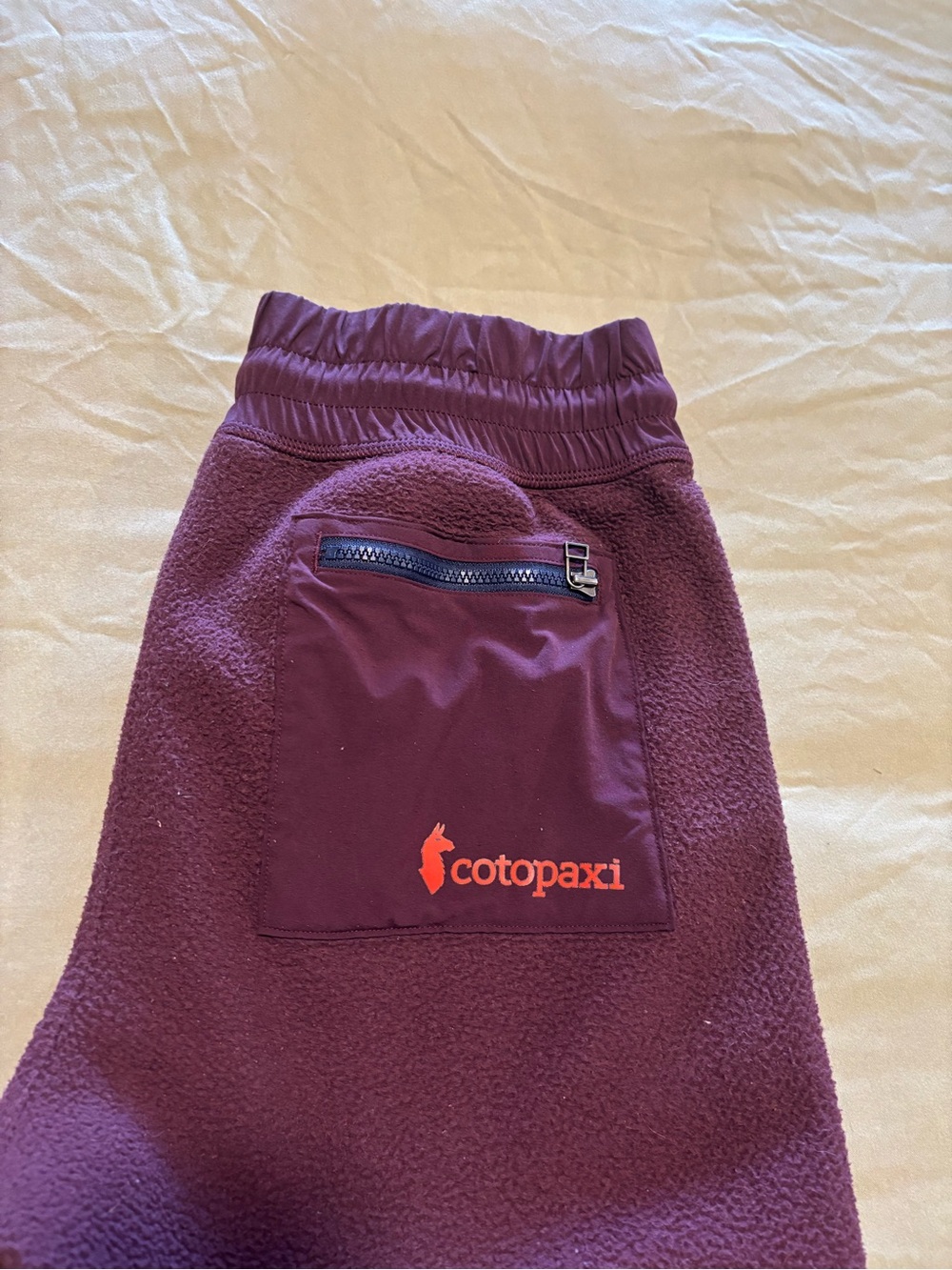 cotopaxi Womens S Abrazo Plum Fleece Joggers with Zip Pocket
